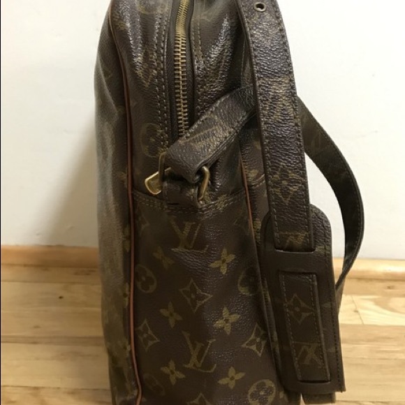 Louis Vuitton
Marceau Brown Monogram Shoulder Bag - Picture 8 of 16